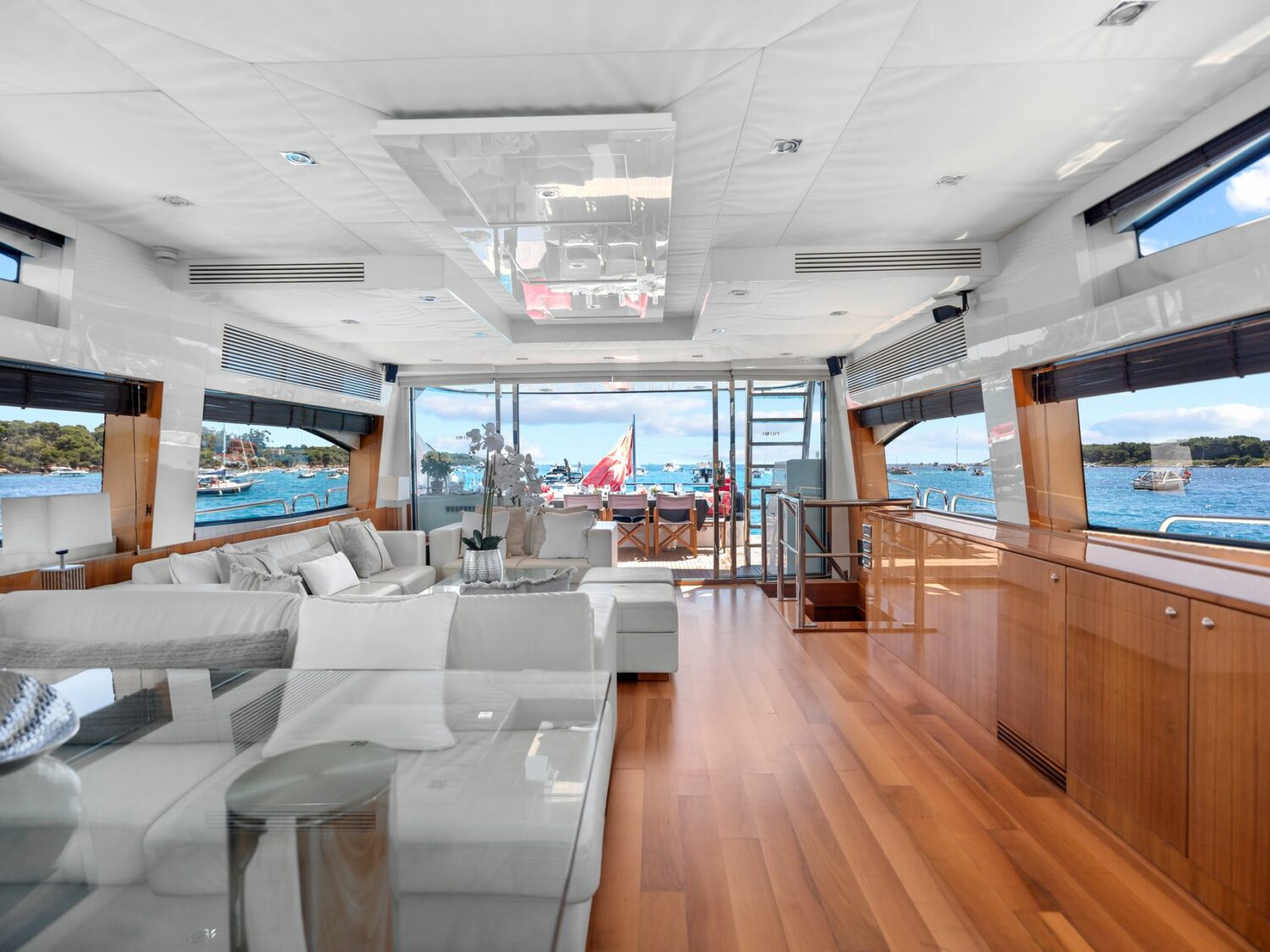 Yacht-charter-PALUMBA-SUNSEEKER-PREDATOR-84_72