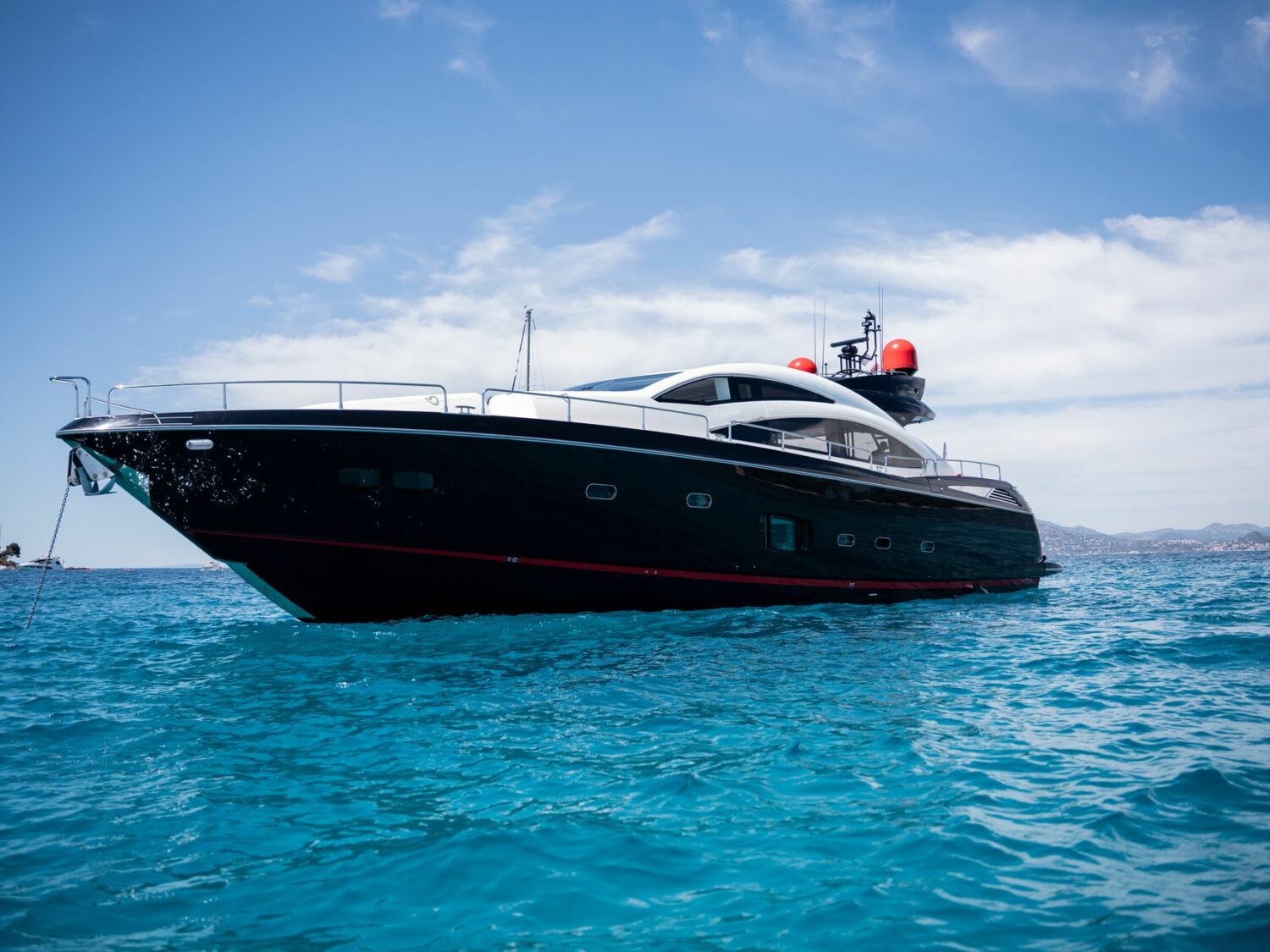 Yacht-charter-PALUMBA-SUNSEEKER-PREDATOR-84_87