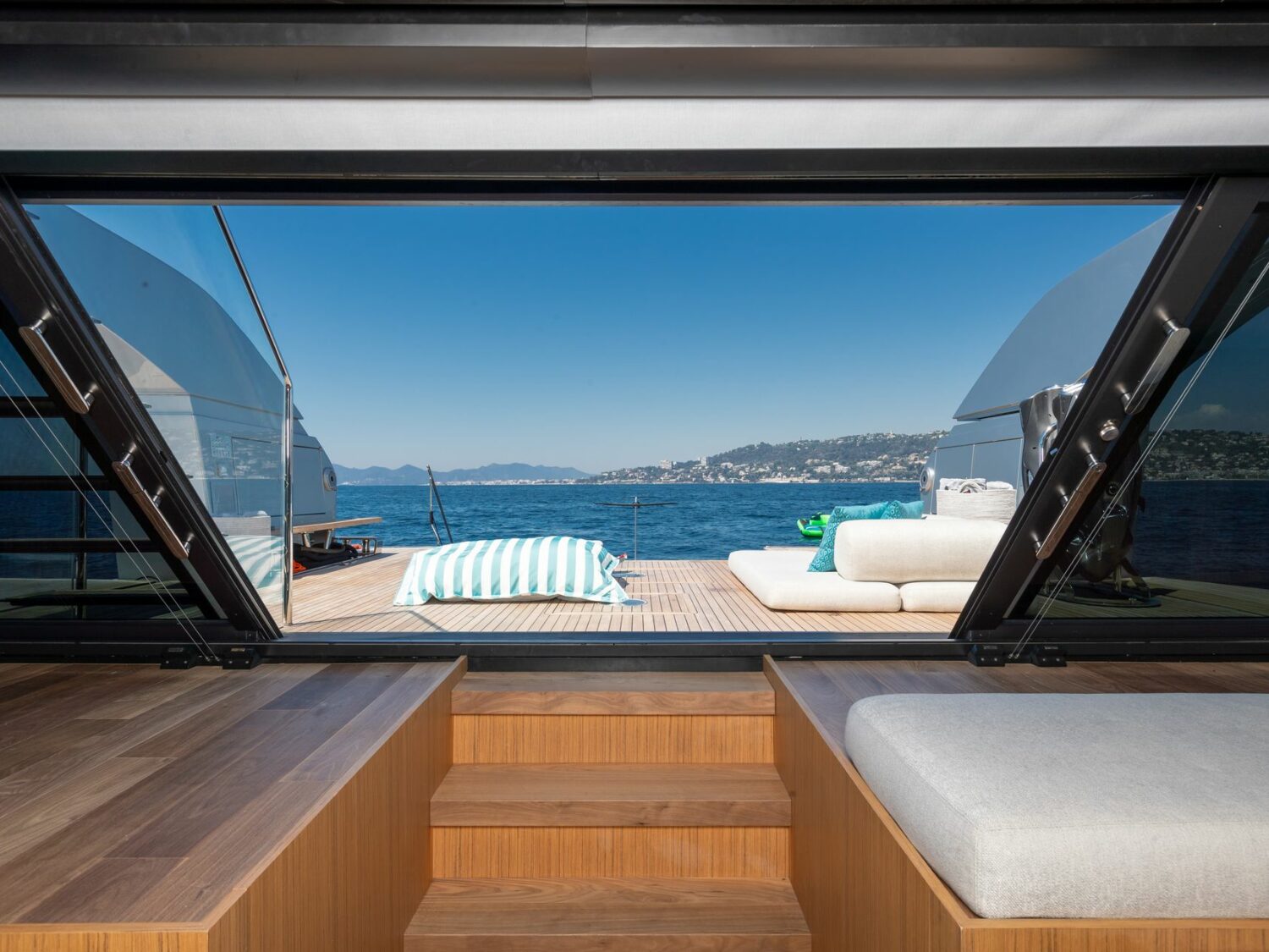 Yacht-charter-SANLORENZO_SX100_NEW_YORK_01_1