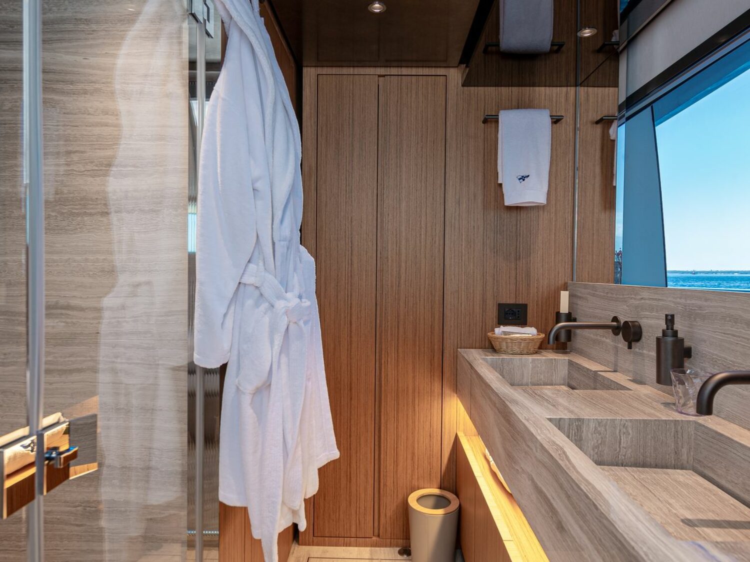 Yacht-charter-SANLORENZO_SX100_NEW_YORK_03