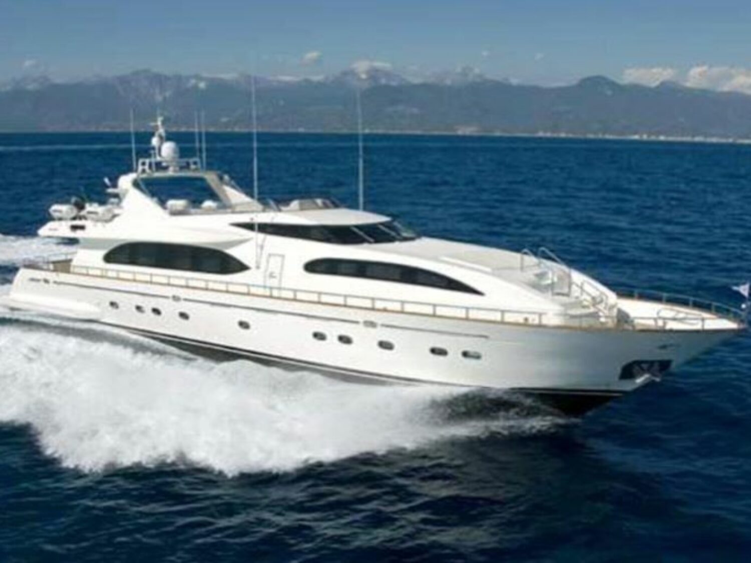 Ylang-Ylang-Falcon-7