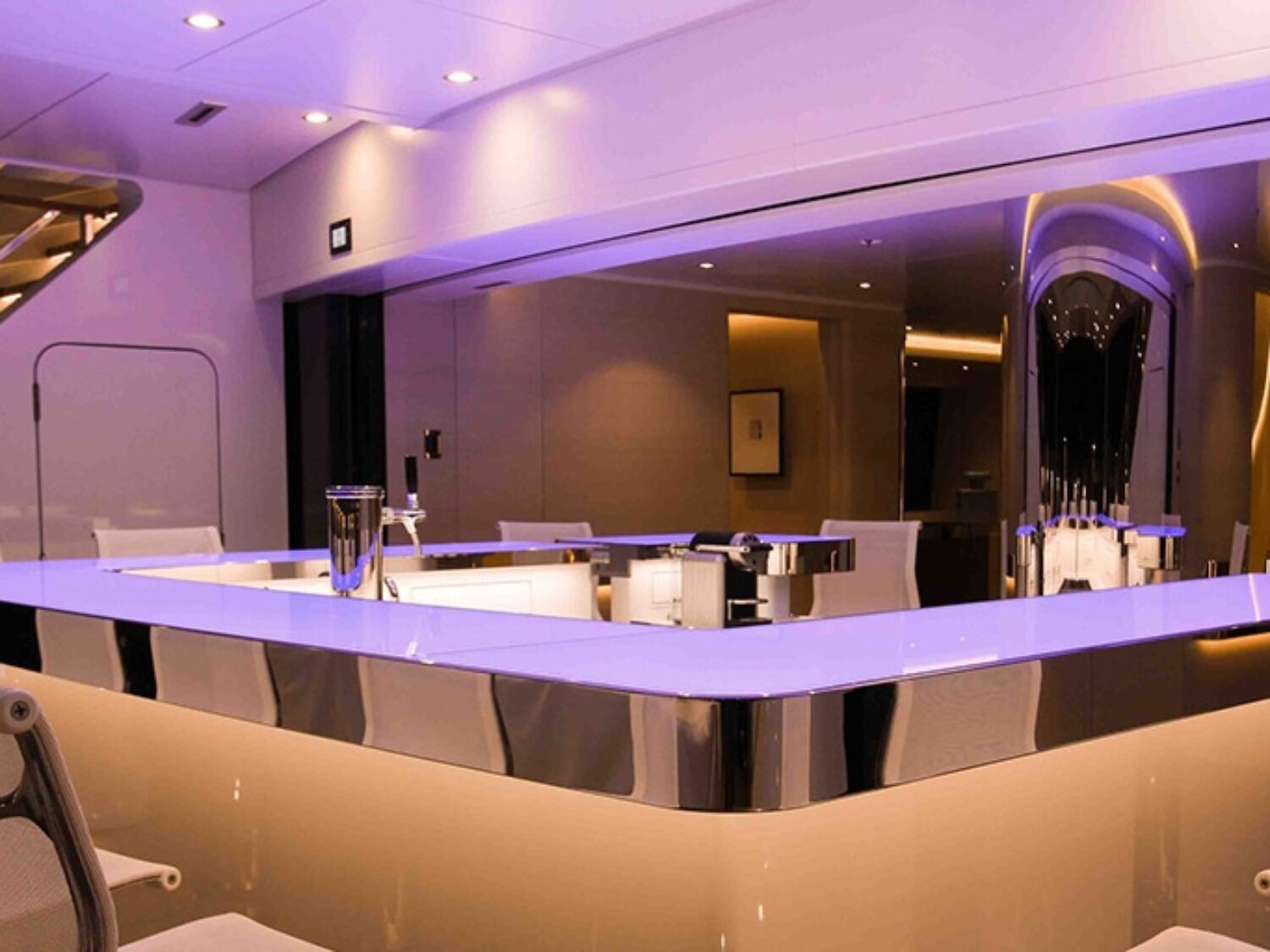 aqui-jo-yacht-charter-yachting-concept-08-1024x512