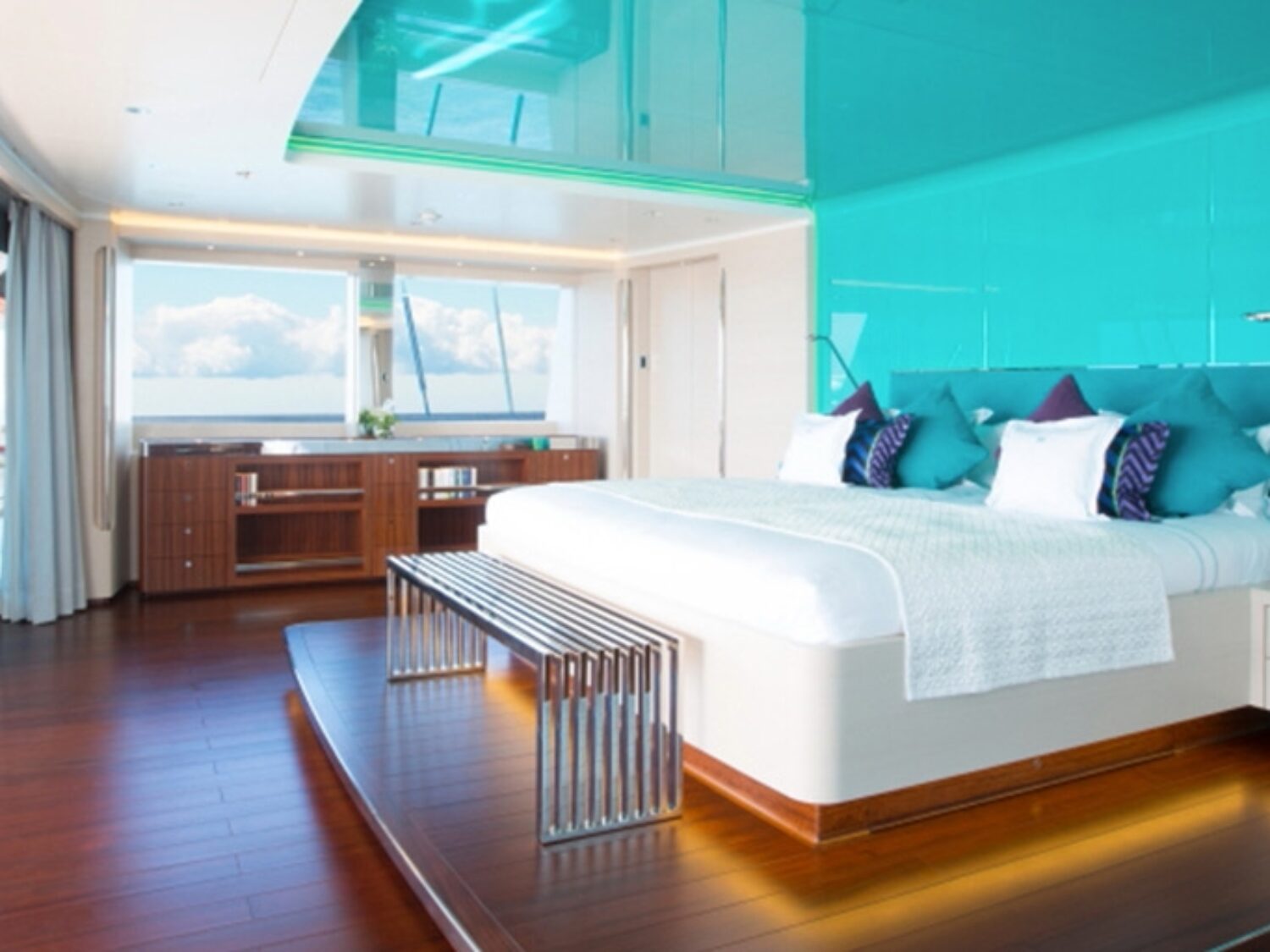 aqui-jo-yacht-charter-yachting-concept-16-1024x512