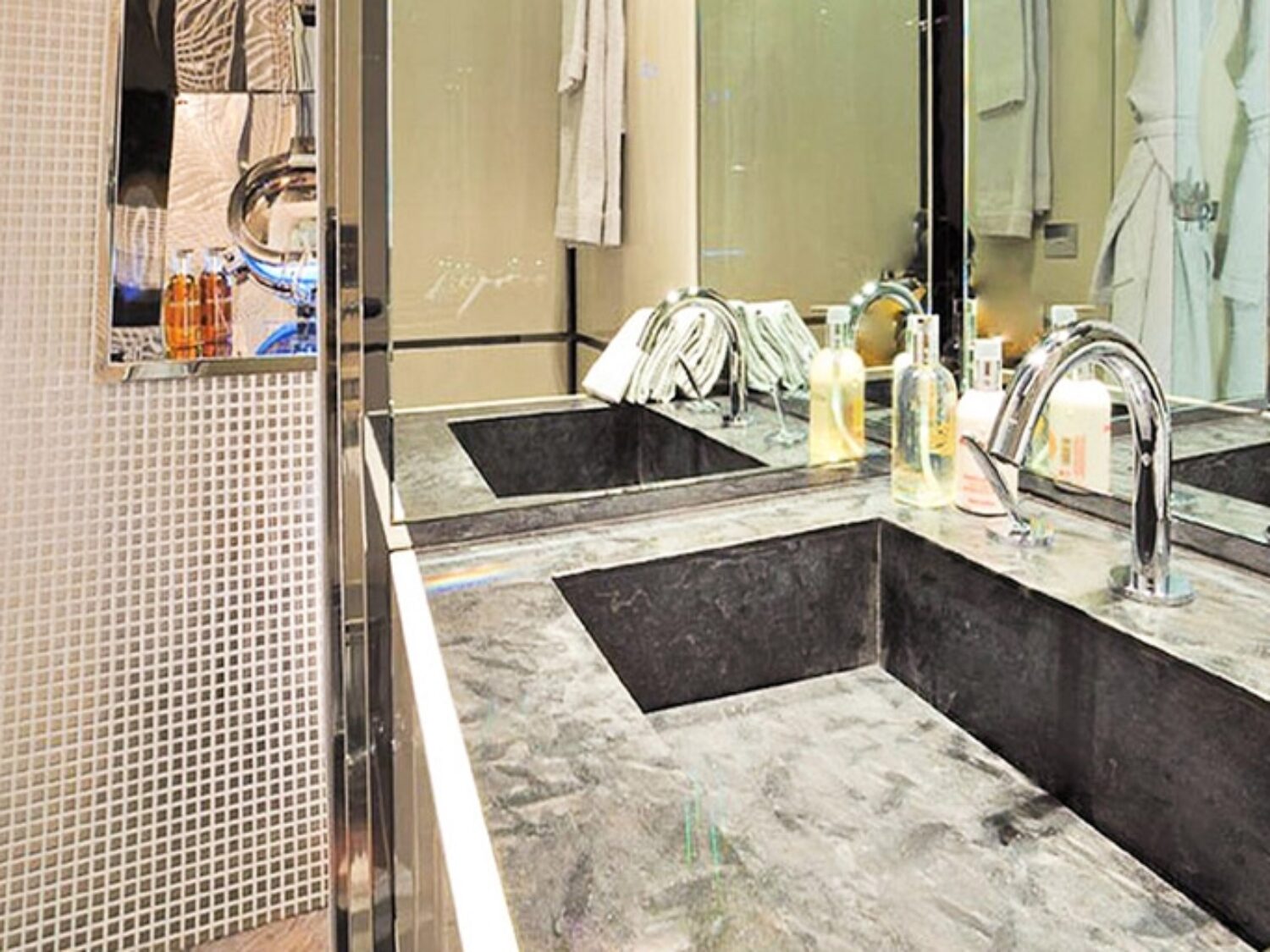 beachouse-yacht-charter-yachting-concept-05-1024x512