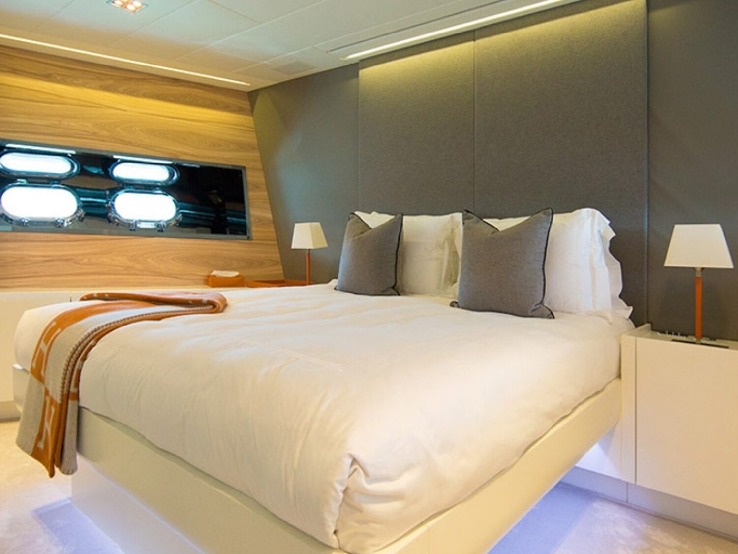beachouse-yacht-charter-yachting-concept-10-1024x512