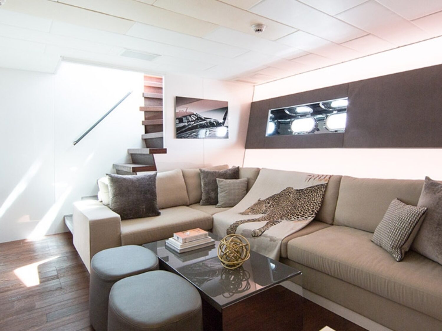 beachouse-yacht-charter-yachting-concept-11-1024x512