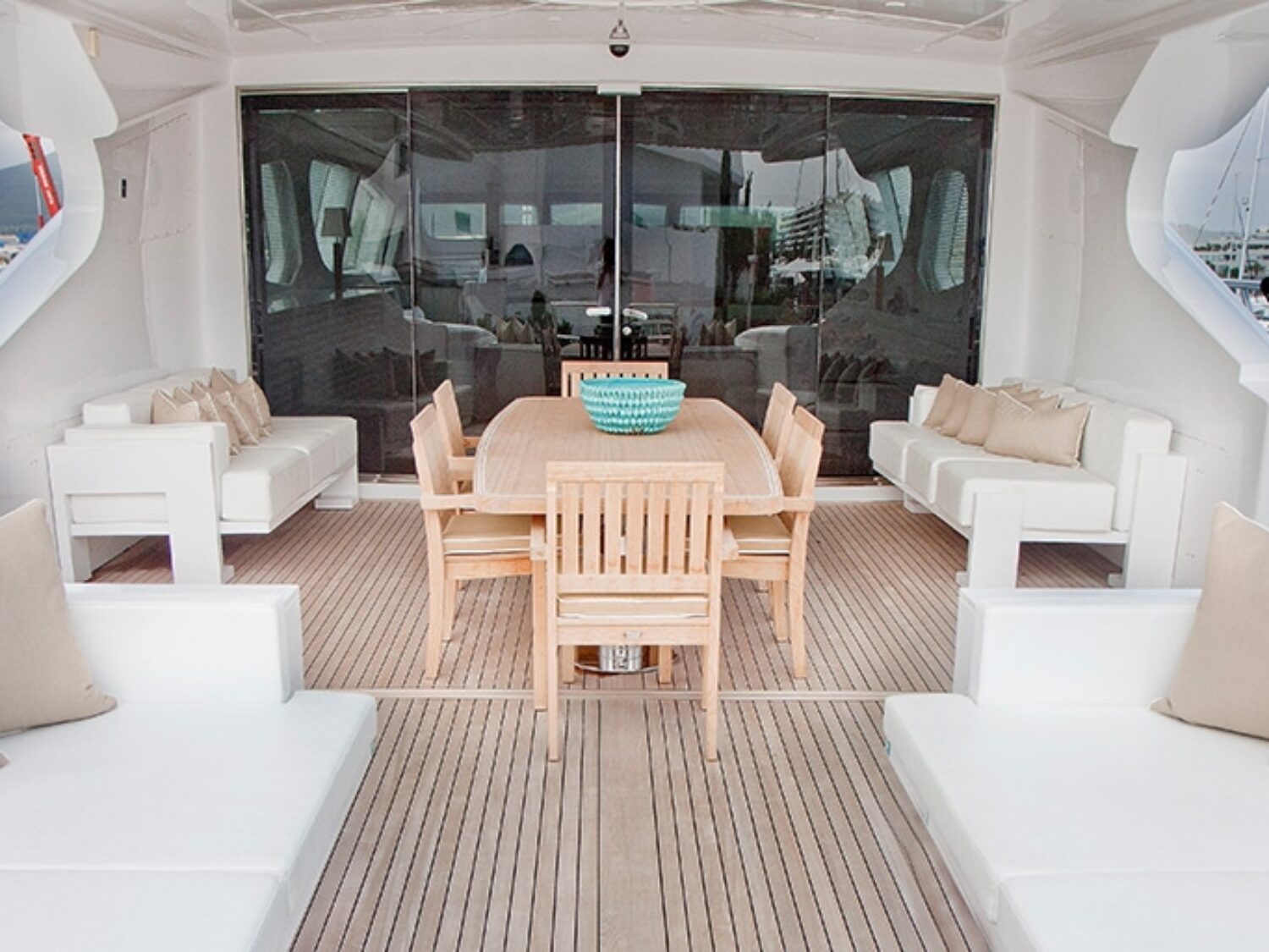 beachouse-yacht-charter-yachting-concept-21-1024x512