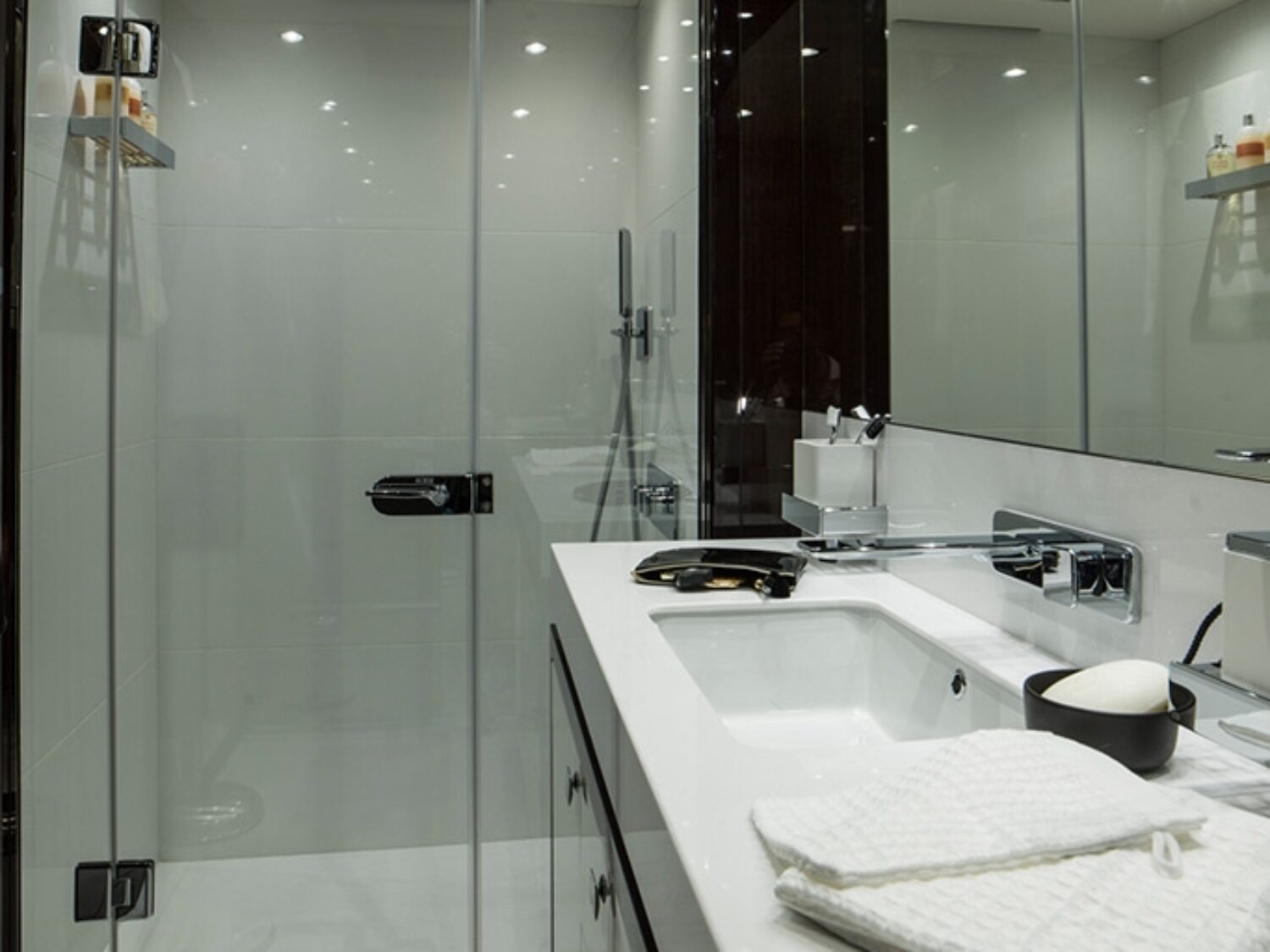 fleur-yacht-charter-yachting-concept-02-1024x512