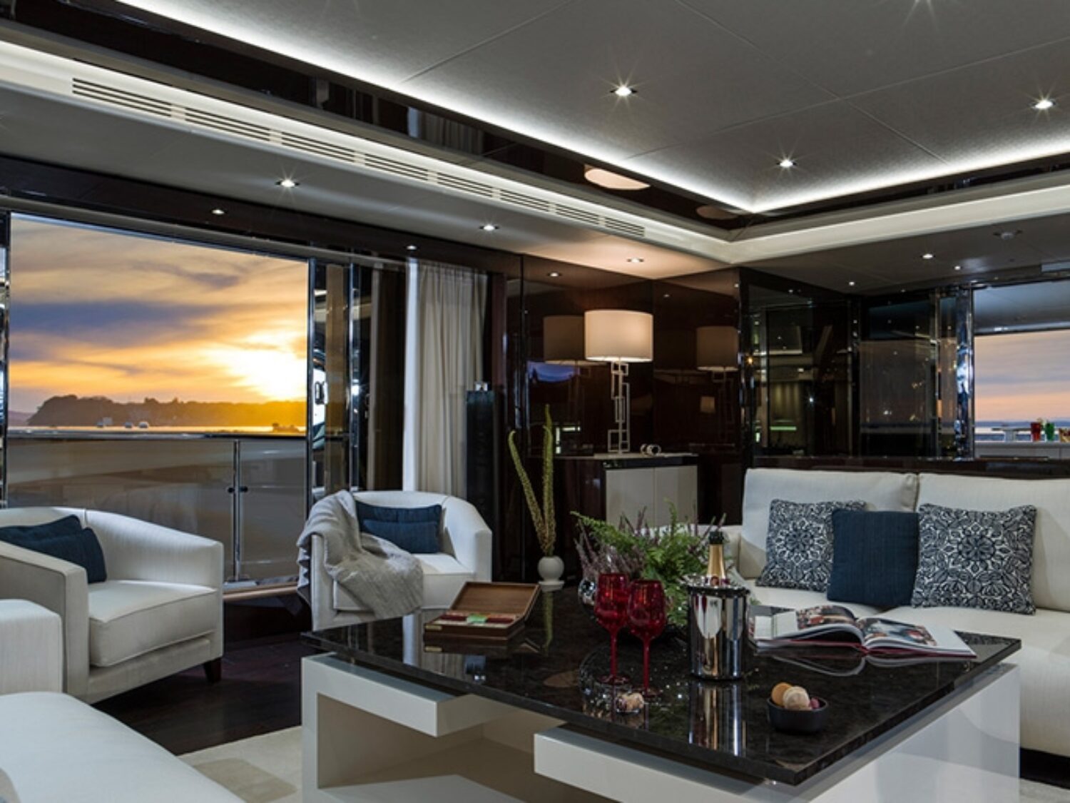 fleur-yacht-charter-yachting-concept-06-1024x512