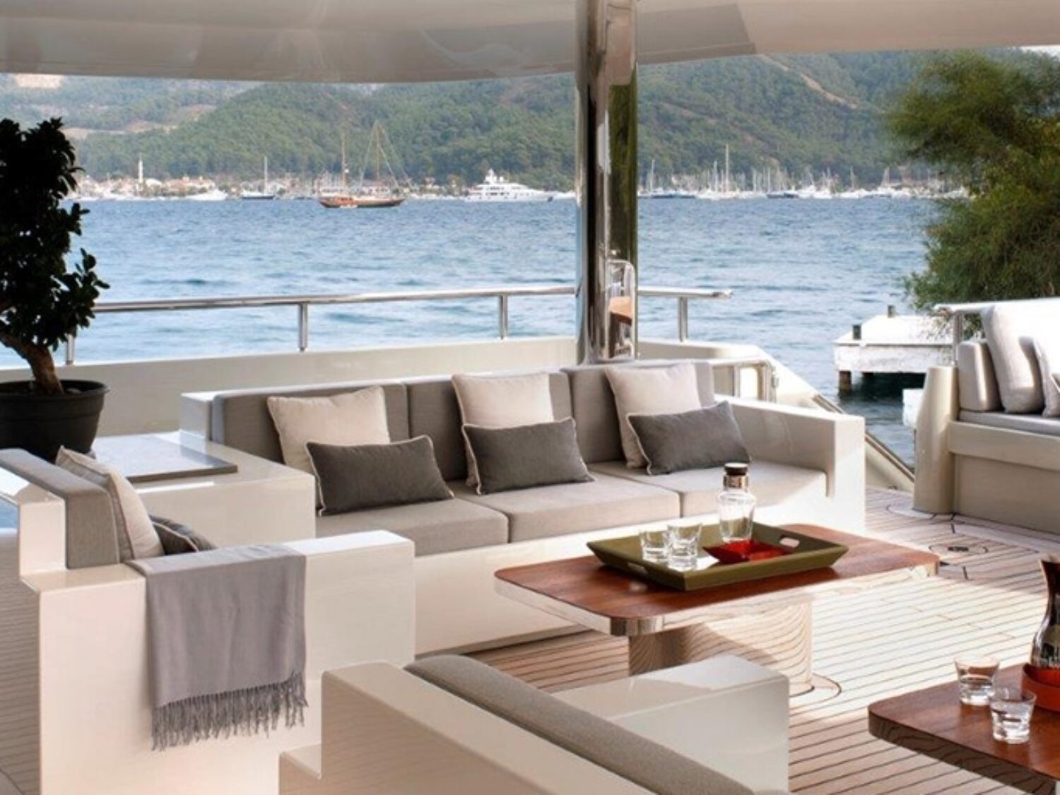 orient-star-yacht-charter-yachting-concept-08-1024x512