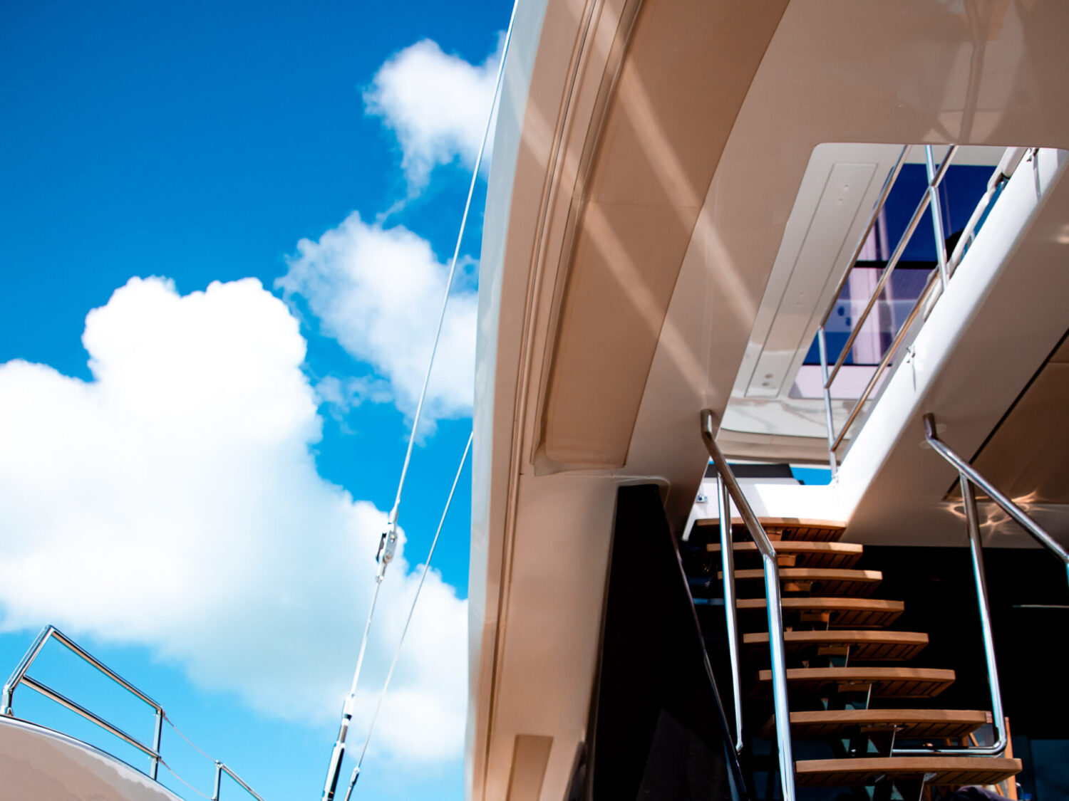 seaclusion yacht charter 24