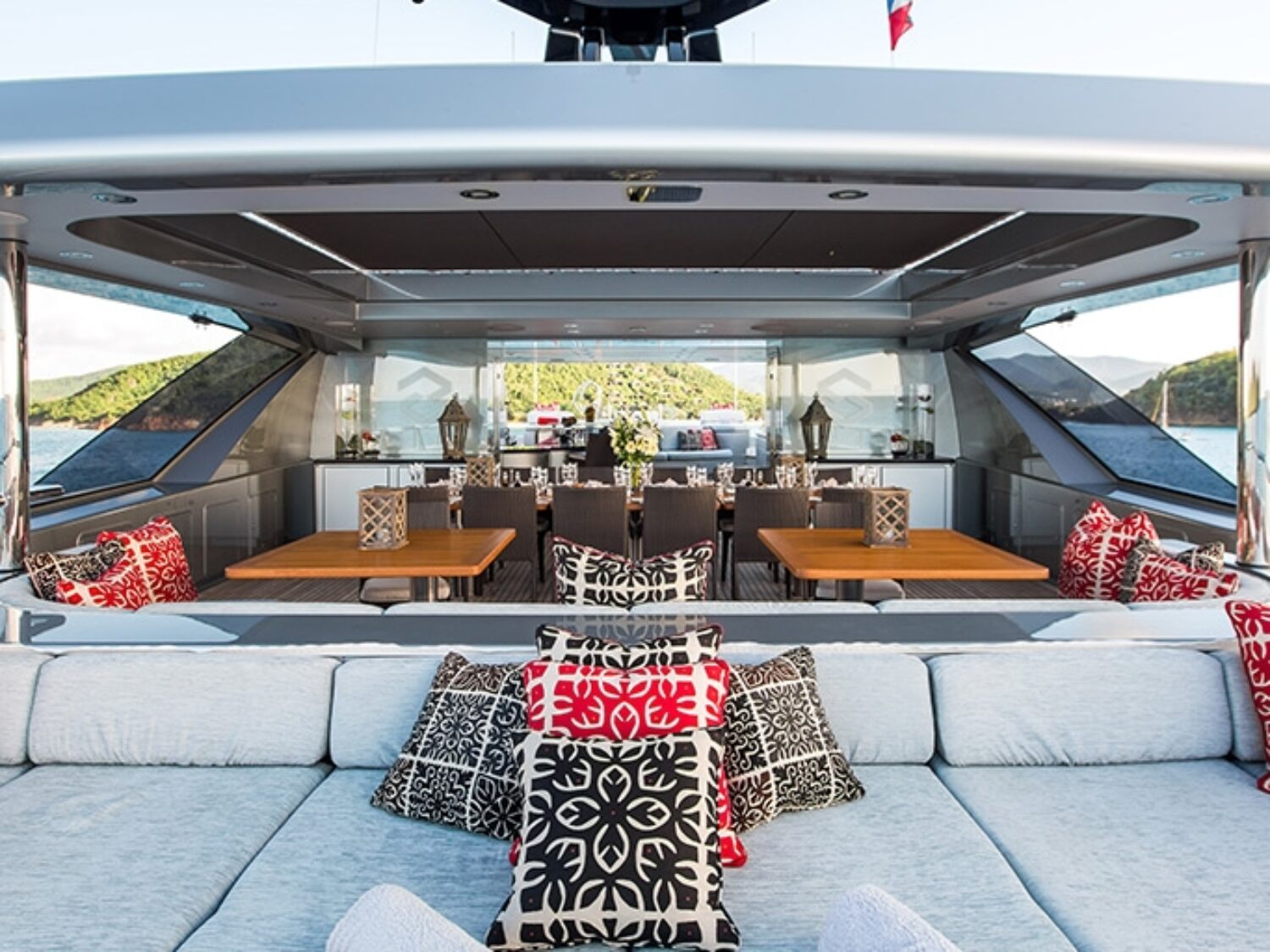slipstream-yacht-charter-yachting-concept-13-1024x512