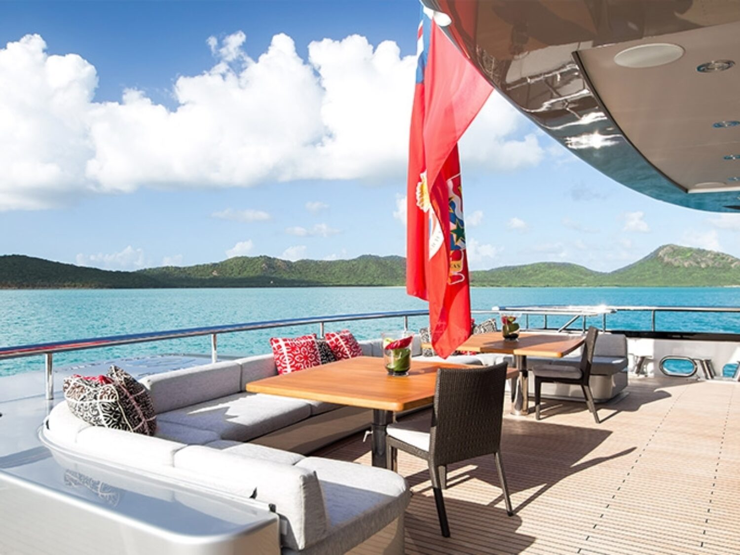 slipstream-yacht-charter-yachting-concept-19-1024x512