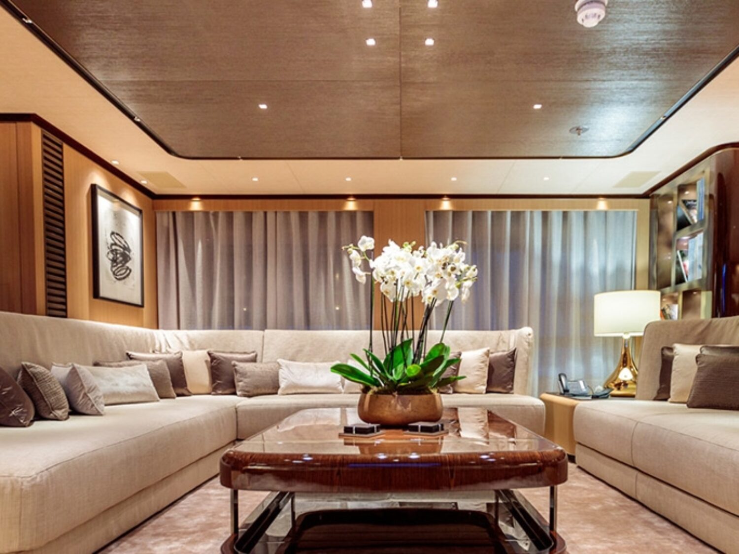 vertige-yacht-charter-yachting-concept-04-1024x512