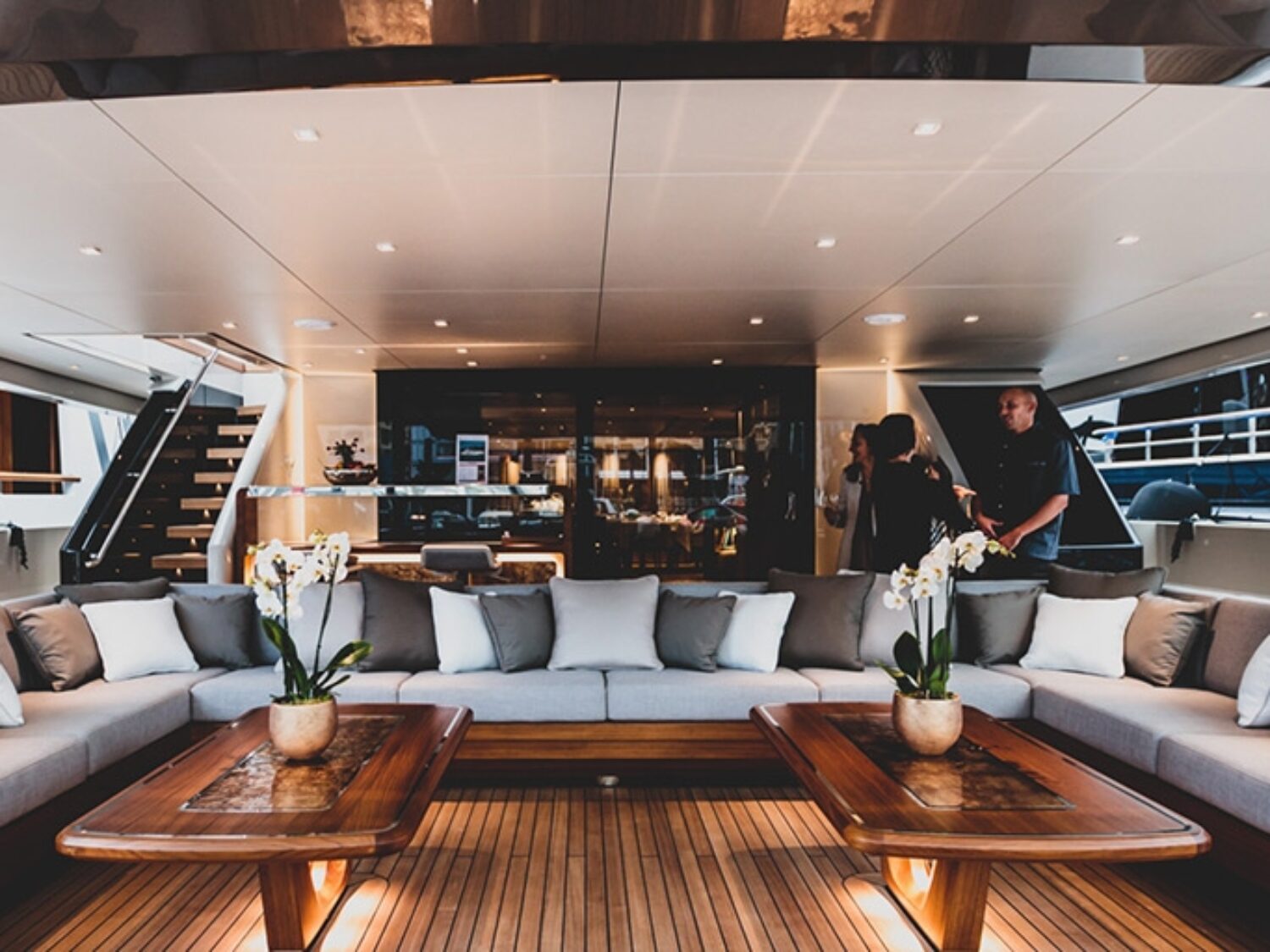 vertige-yacht-charter-yachting-concept-10-1024x512