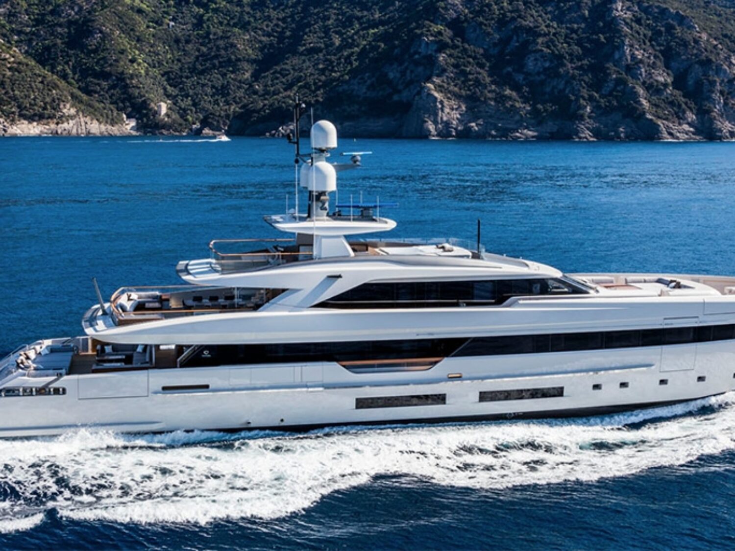 vertige-yacht-charter-yachting-concept-13-1024x512