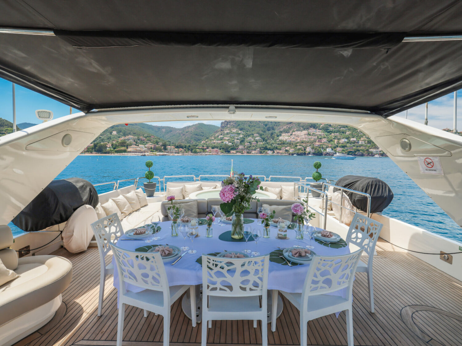 yacht-charter-ACCAMA-DELTA-23