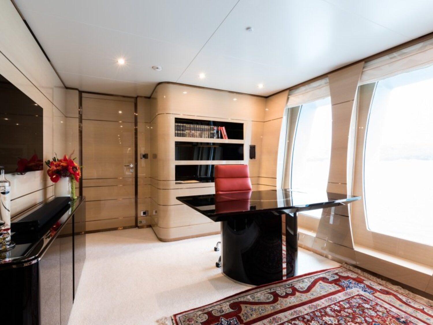 yacht-irimari-interior-09-570ca5a1ac640_v_default_big