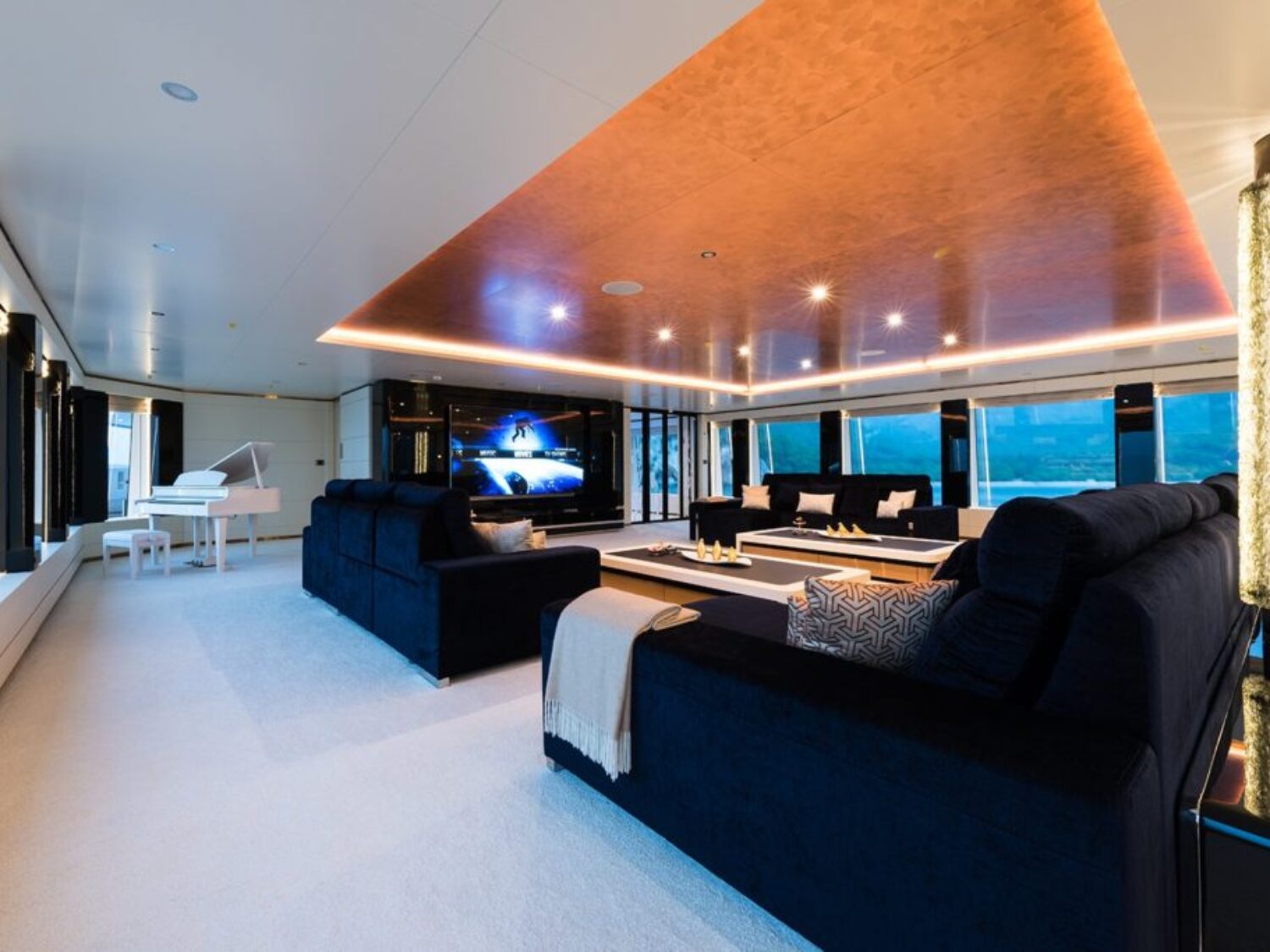 yacht-irimari-interior-18-570ca529bb431_v_default_big-1024x683