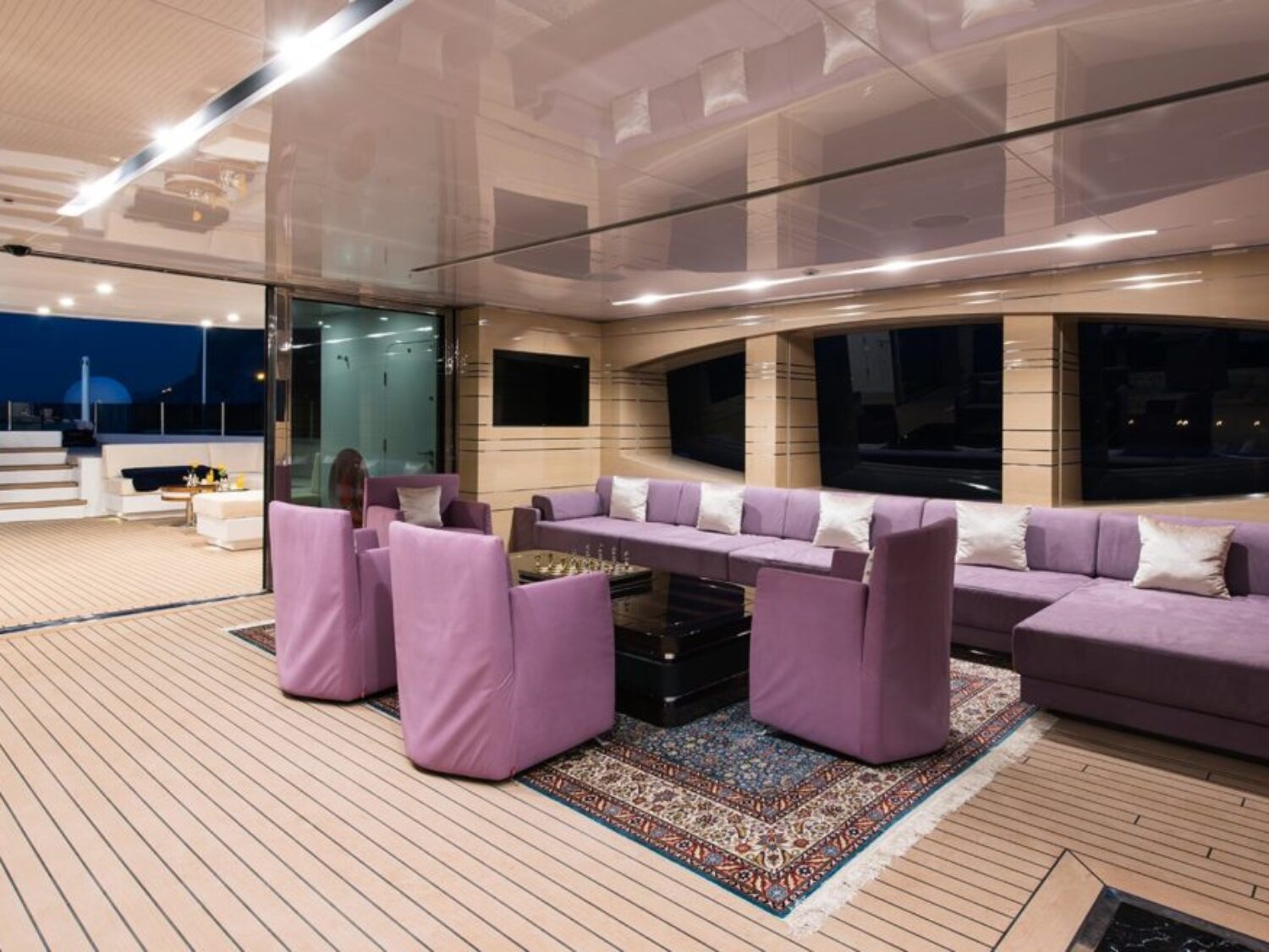 yacht-irimari-interior-19-570ca5913c43a_v_default_big-1024x656