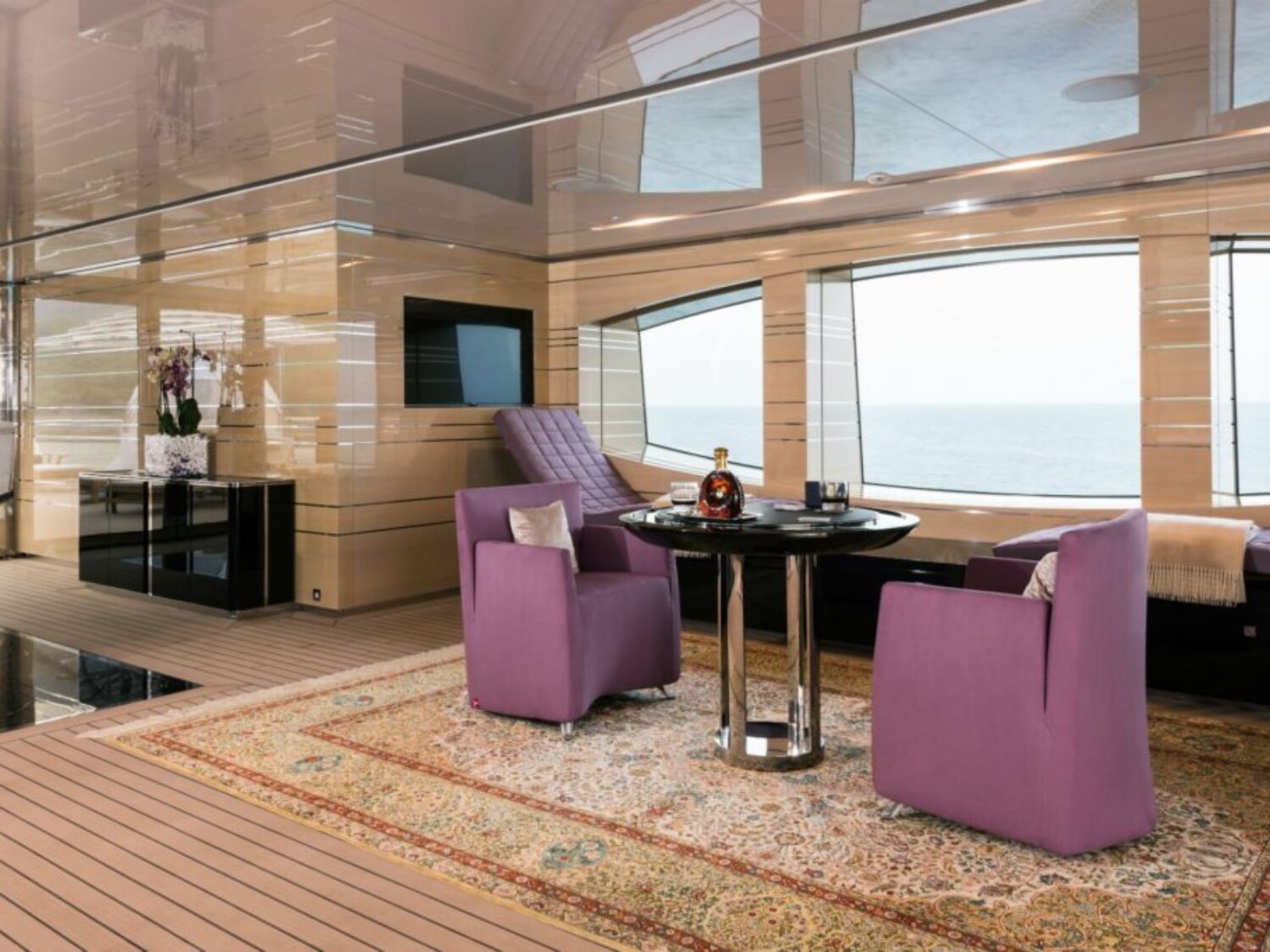 yacht-irimari-interior-20-570ca58a57100_v_default_big-1024x683