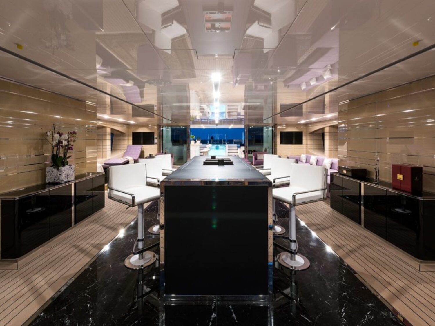 yacht-irimari-interior-22-570ca571700b5_v_default_big-1024x683