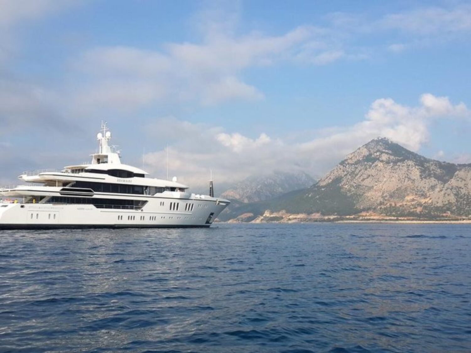 yacht-irimari-lo1-55ff1524e89a4_v_default_big-1024x576